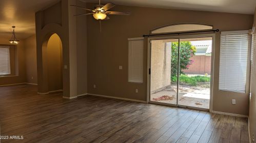 18642 42nd St, Phoenix AZ  85050-3376 exterior