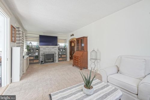 111 Oakland Ave, Camden NJ 08107-1212 exterior