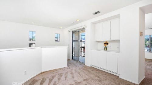 2940 Nau Ave, Tustin CA 92782-3377 exterior