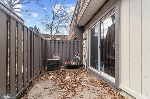 3893 Manzanita Pl, Alexandria VA 22309-1426 exterior