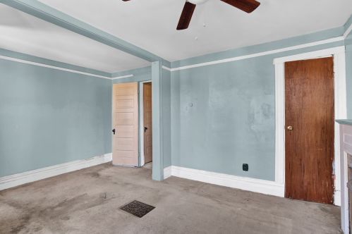 3611 Calumet Ave, Chicago IL 60653-1103 exterior