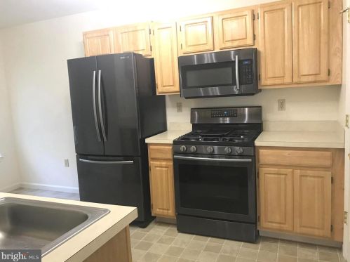 101 Cardinal Ln, Hummelstown PA  17036-8755 exterior