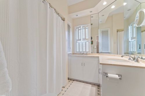 1521 Wightman St, Pittsburgh PA 15217-1407 exterior