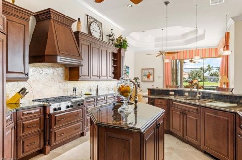 7534 Hogan Ct, Naples FL 34113-3055 exterior