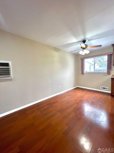 24 Francis St, Iselin NJ  08830-1122 exterior