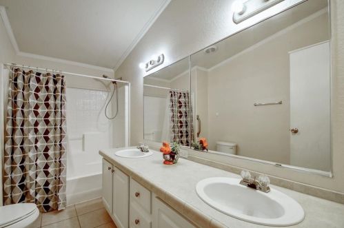 2015 Indian Hl Dr, Spring Branch TX 78070-3916 exterior