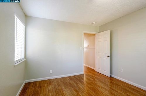 2704 Crescent Dr, Concord CA 94520-1919 exterior