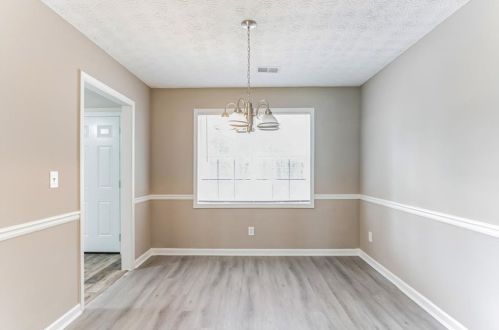 1987 Corners Cir, Lithonia GA  30058-5391 exterior