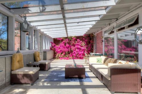 232 Ocean Ave, Middletown RI 02840-6507 exterior