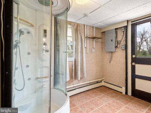 2511 Meetinghouse Rd, Jamison PA 18929-1157 exterior