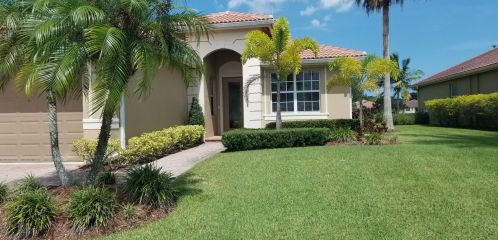 822 Bent Creek Dr, Fort Pierce FL  34947-1325 exterior