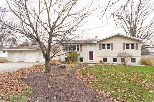 13311 Blackwood Dr, Dewitt MI 48820-8103 exterior