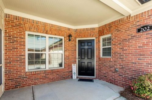 202 Brookhavenrun Cir, Duluth, GA 30097-5288