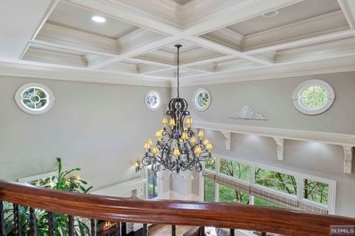 32 Lenox Ave, Demarest NJ 07627-2112 exterior