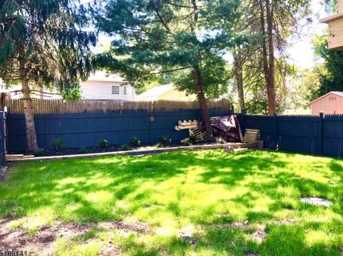 5 Bucknell Trl, Hopatcong NJ  07843-1760 exterior