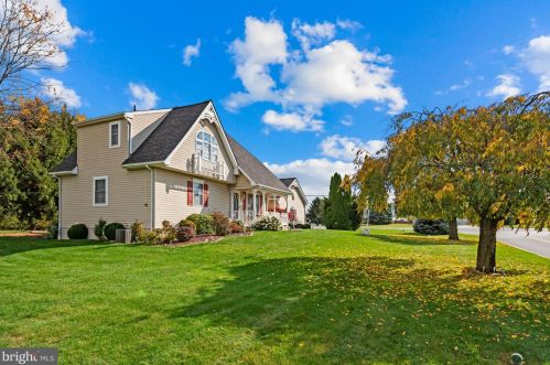 115 Fairview Dr, Hanover, PA 17331-9735