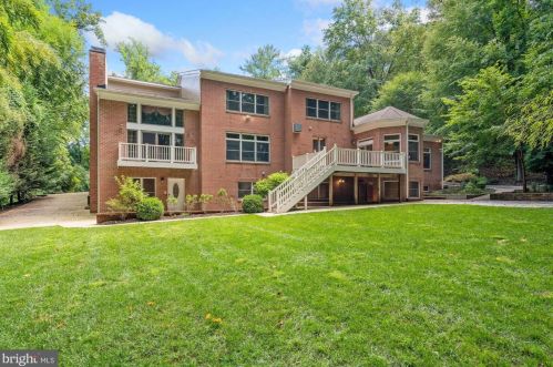 8505 Carlynn Dr, Bethesda MD 20817-4310 exterior