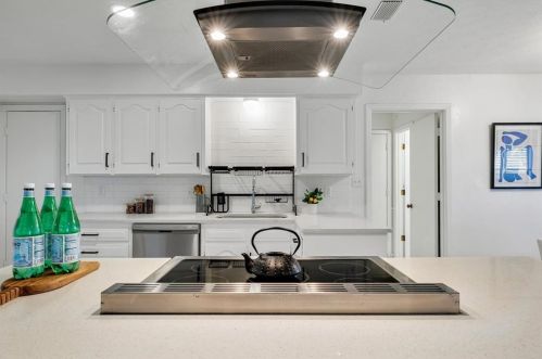 10137 Fieldfare Ct, Dallas TX 75229-6220 exterior