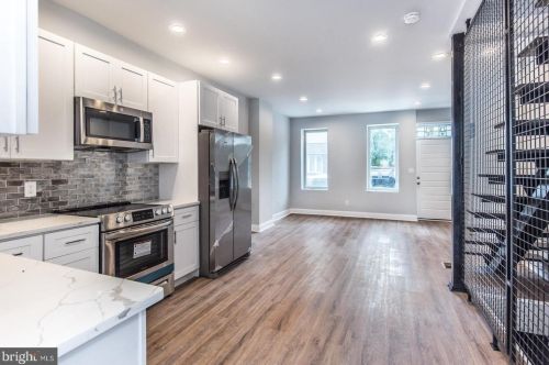 2037 Lawrence St, Philadelphia PA 19120-1828 exterior