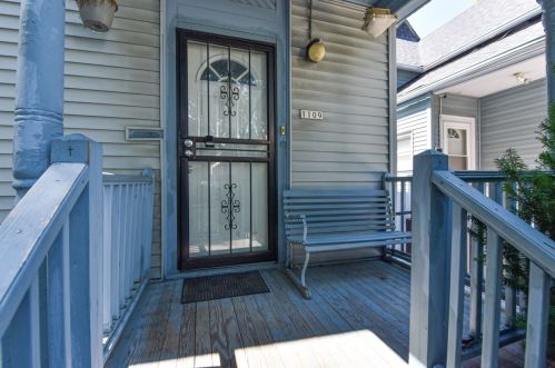 1109 18 St, Milwaukee WI 53233-1131 exterior