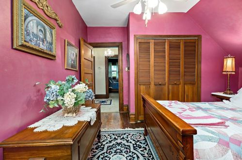 654 Bower Hill Rd, Pittsburgh PA 15243-2040 exterior