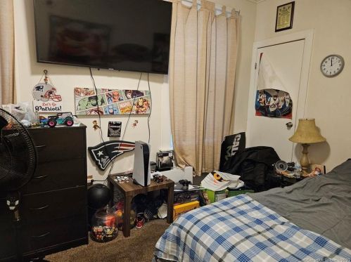 99 School St, Killingly CT 06239-3022 exterior