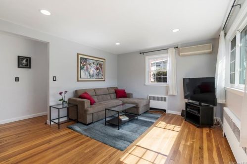 51 Entrance Way, Valhalla, NY 10595-2003