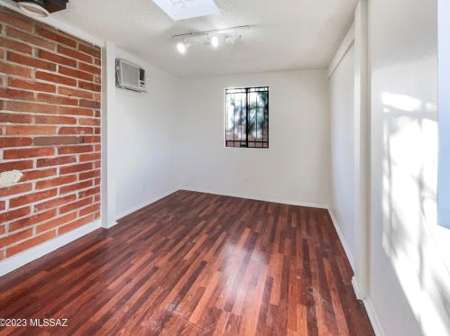 1822 Camino Seco, Tucson AZ  85710-7241 exterior