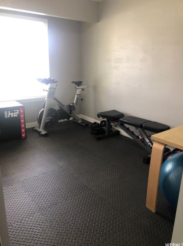 341 Ln Vera Ln, Sandy UT 84094 exterior