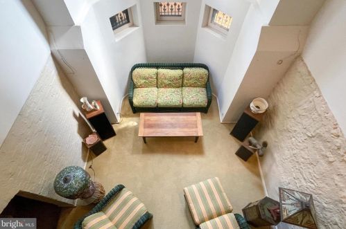 2319 Delancey Pl, Philadelphia PA 19103-6406 exterior