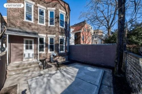 330 198 St, Bronx NY 10458-3156 exterior