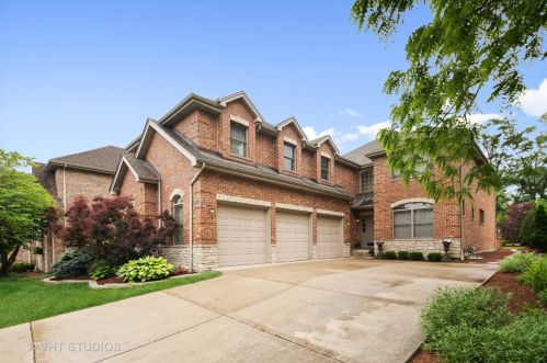 285 Vallette St, Elmhurst, IL 60126-4066