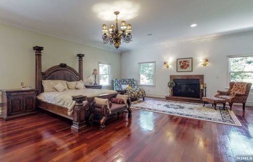 469 Saddle Riv Rd, Upper Saddle River NJ 07458-1774 exterior