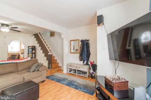 2542 Marshall St, Philadelphia PA 19148-4633 exterior