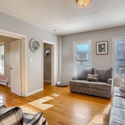 271 Gln St, New Britain CT 06051-2572 exterior