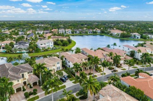 17894 Monte Vis Dr, Boca Raton FL 33496-1057 exterior