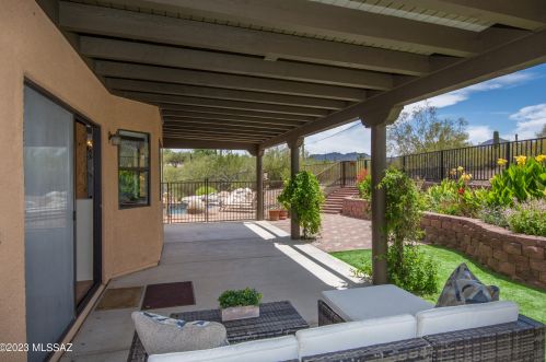 7015 Camino De Los Caballos, Tucson AZ 85743-9689 exterior