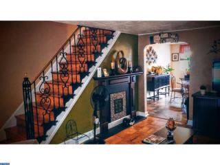 240 Weymouth Rd, Darby, PA 19023-1424