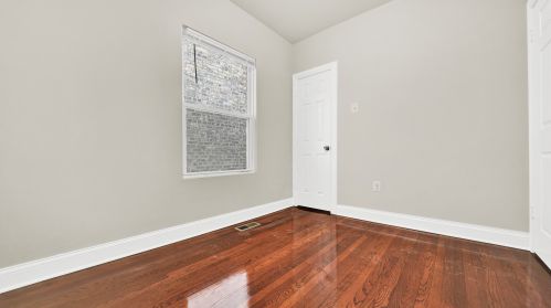 5820 Campbell Ave, Chicago IL 60659-5011 exterior