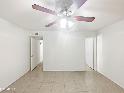 2515 52nd St, Phoenix AZ  85008-2648 exterior