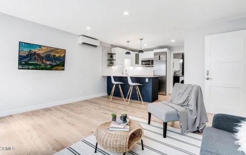 3713 Sunset Ln, Oxnard CA  93035-4133 exterior