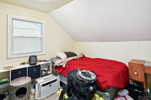 19 Richmond Rd, Edison NJ  08817-4037 exterior