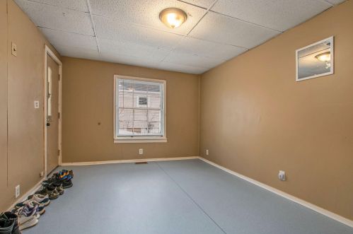 298 Mclaughlin Ave, Meskegon MI 49442-3523 exterior