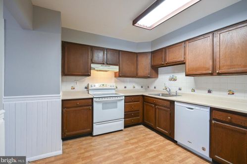 27 Providence Frg Rd, Limerick PA 19468-2905 exterior