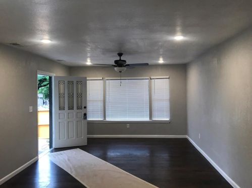 3350 Glenhaven Blvd, Dallas, TX 75211-5923