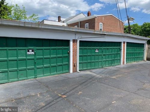 1084 Broad St, Trenton, NJ 08611-1460