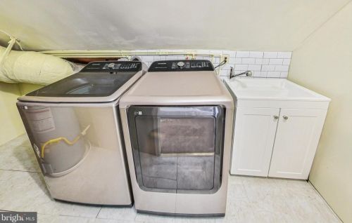 903 Robin Rd, Silver Spring MD  20901-1872 exterior