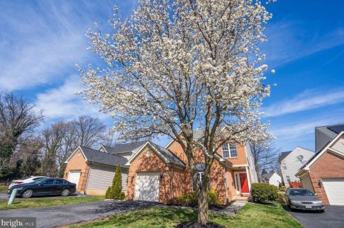 2417 17th St, Washington, DC 20020-6303