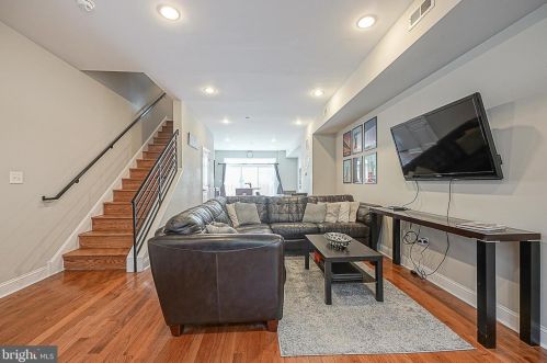 1717 Manton St, Philadelphia PA  19146-3017 exterior