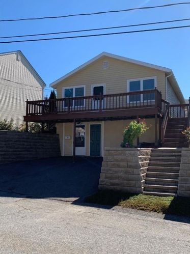 95 Achille St, Woonsocket, RI 02895-1403